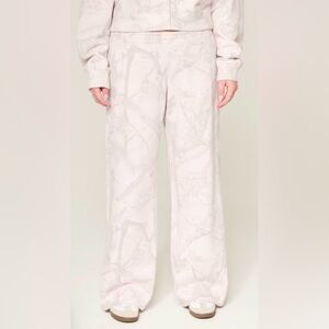 Hollister Feel Good Camo Baggy Sweatpants